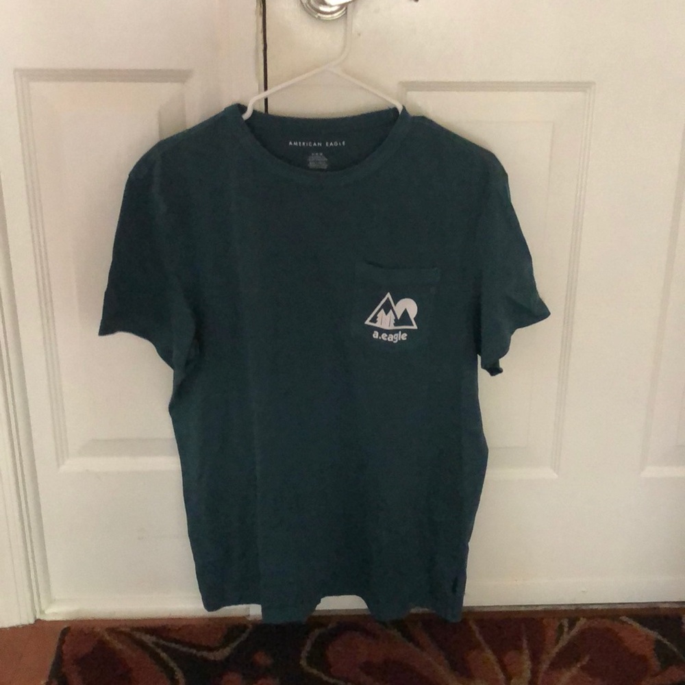 American Eagle t shirt